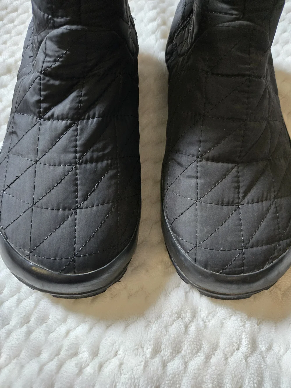 Bogs Quilted Black Women's Winter Ankle Boots